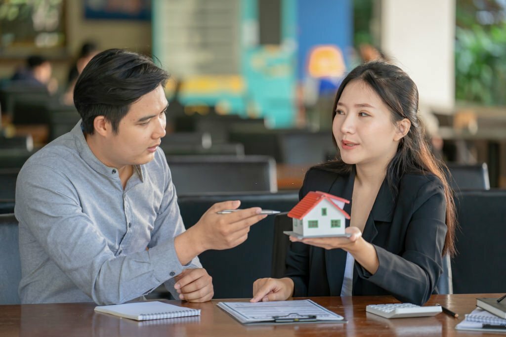 Choosing the Right Business Loan Broker: A Real Estate Professional’s Guide