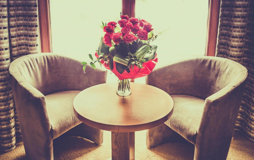 Enhance Your Living Space with Customizable Everlasting Roses for Home Décor